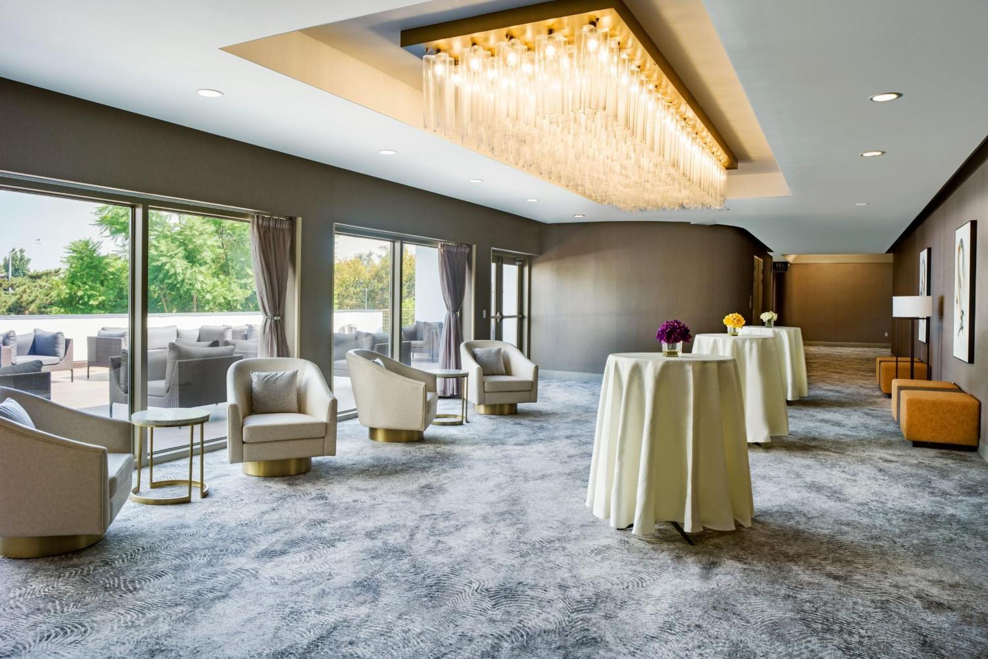 Delta Hotels By Marriott Ontario Airport Bagian luar foto