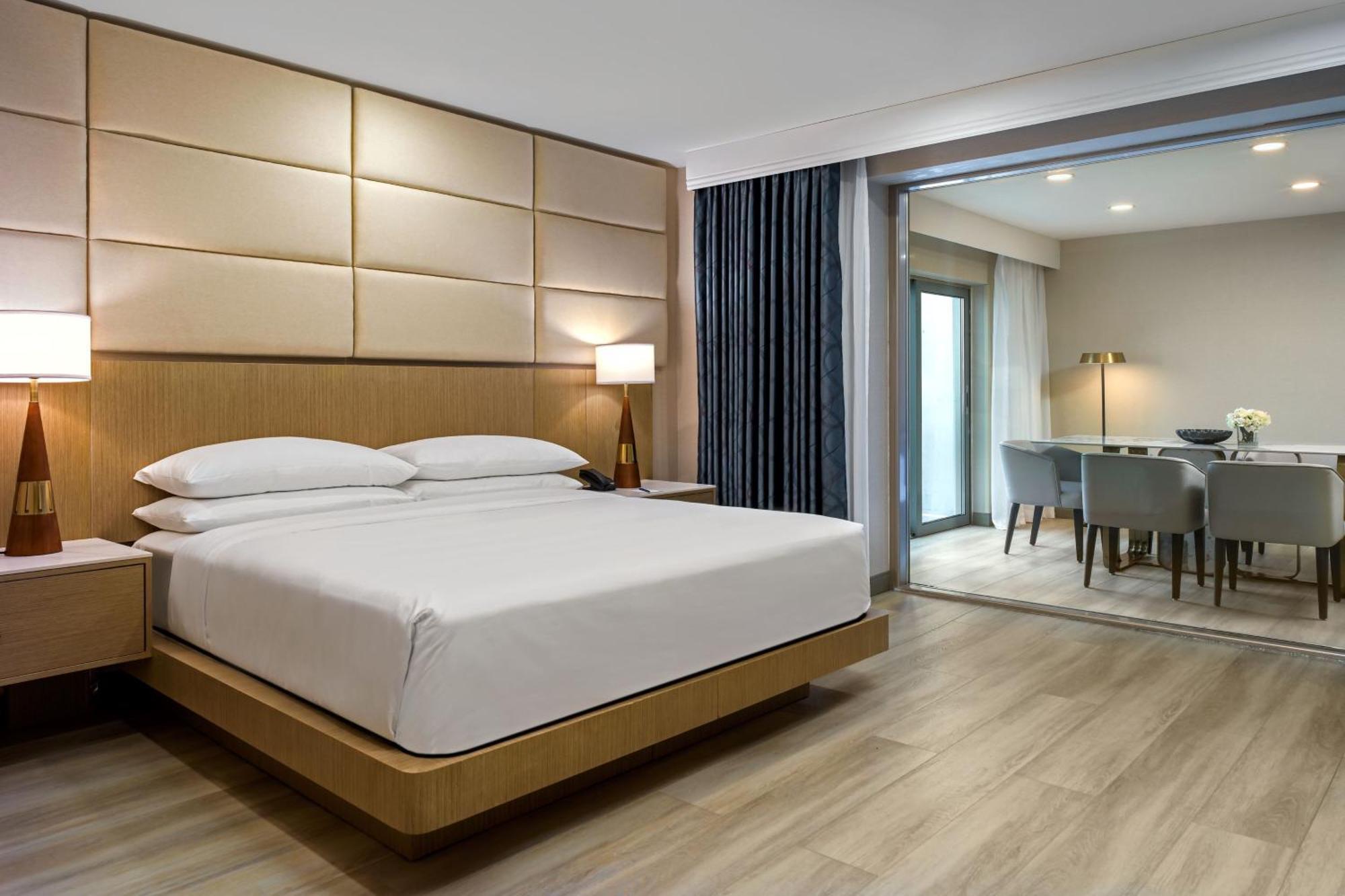 Delta Hotels By Marriott Ontario Airport Bagian luar foto