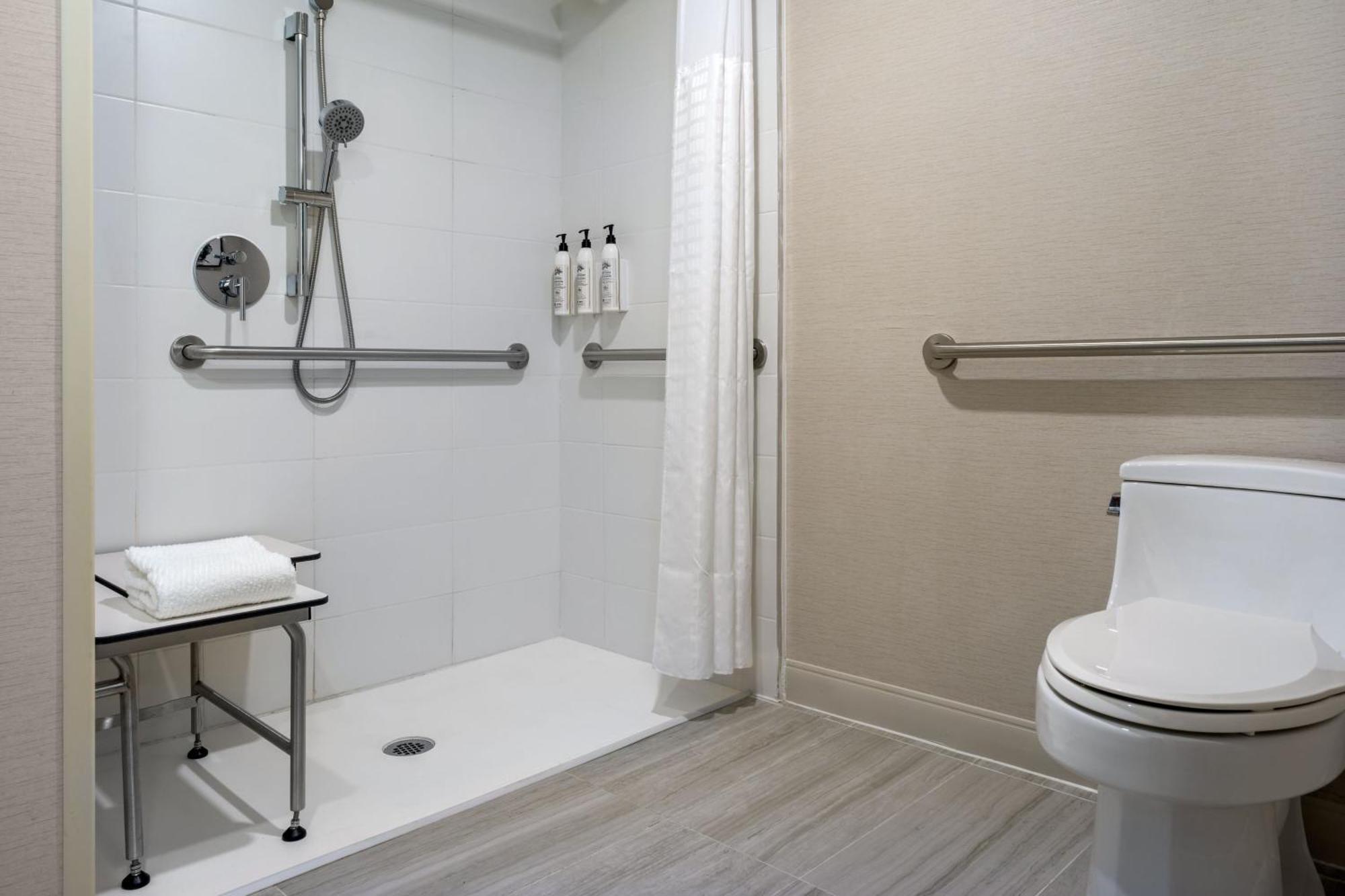 Delta Hotels By Marriott Ontario Airport Bagian luar foto