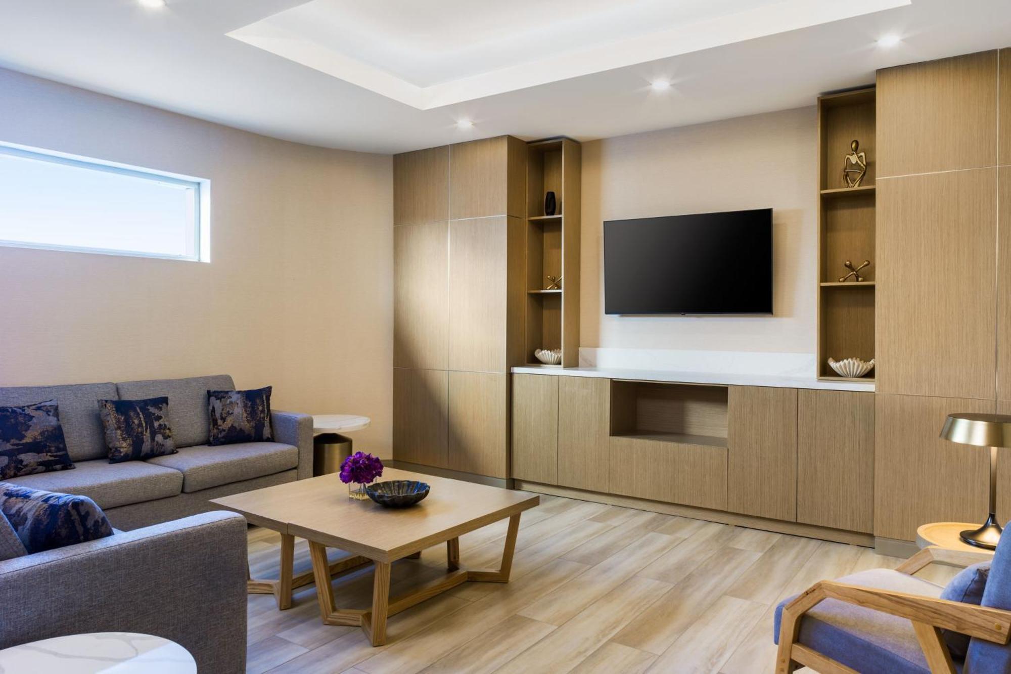 Delta Hotels By Marriott Ontario Airport Bagian luar foto