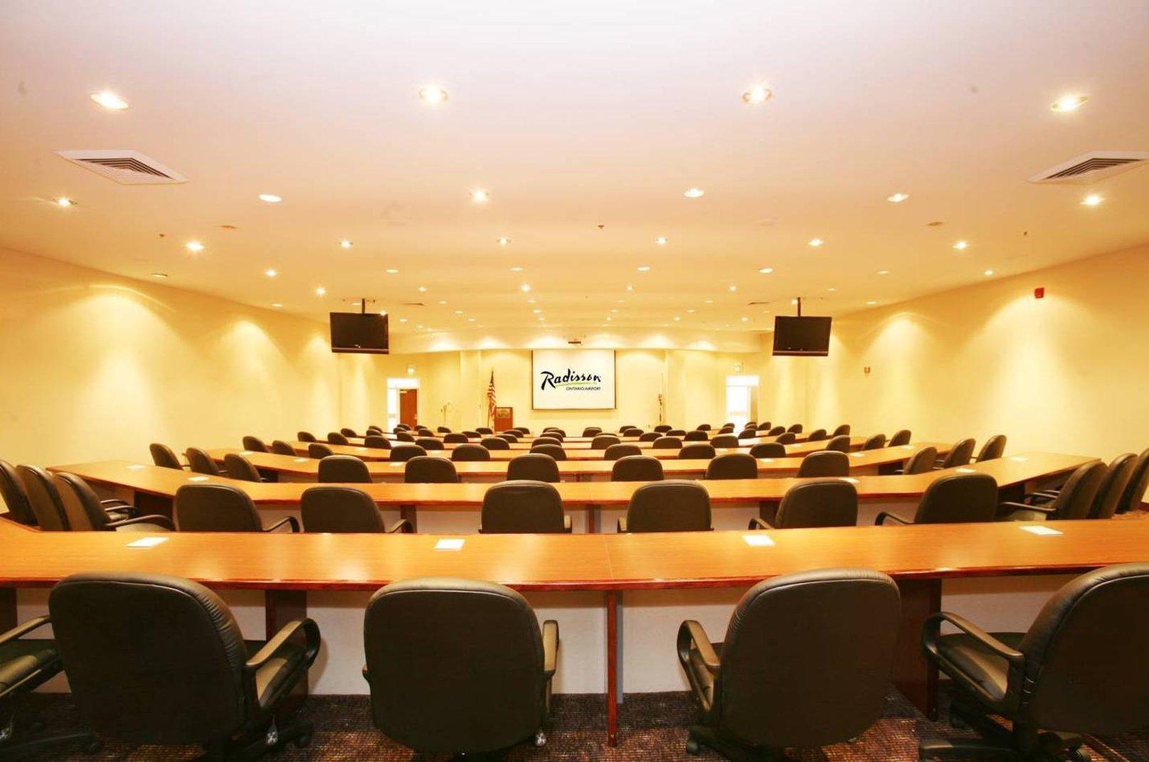 Delta Hotels By Marriott Ontario Airport Bagian luar foto