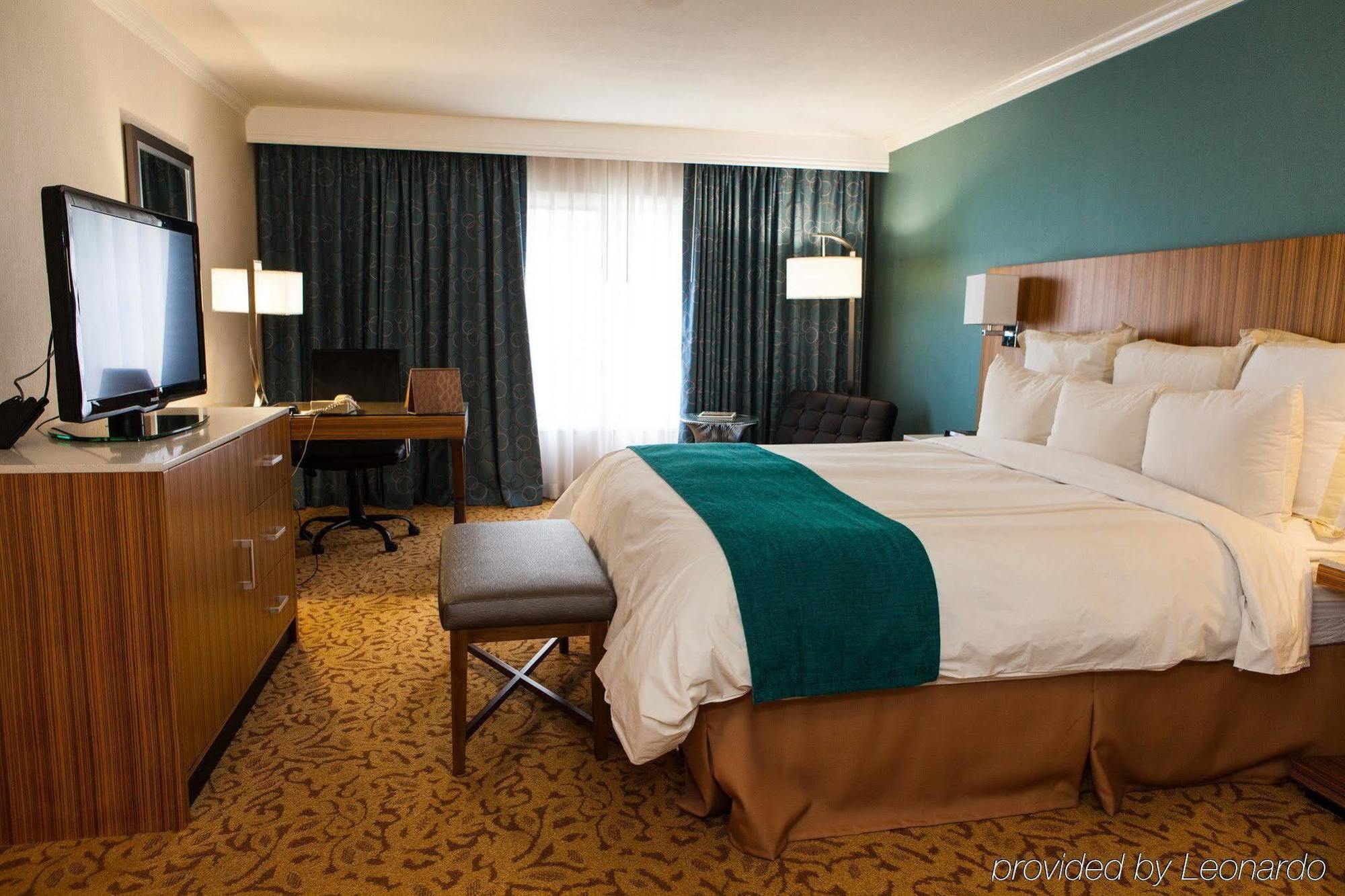 Delta Hotels By Marriott Ontario Airport Bagian luar foto