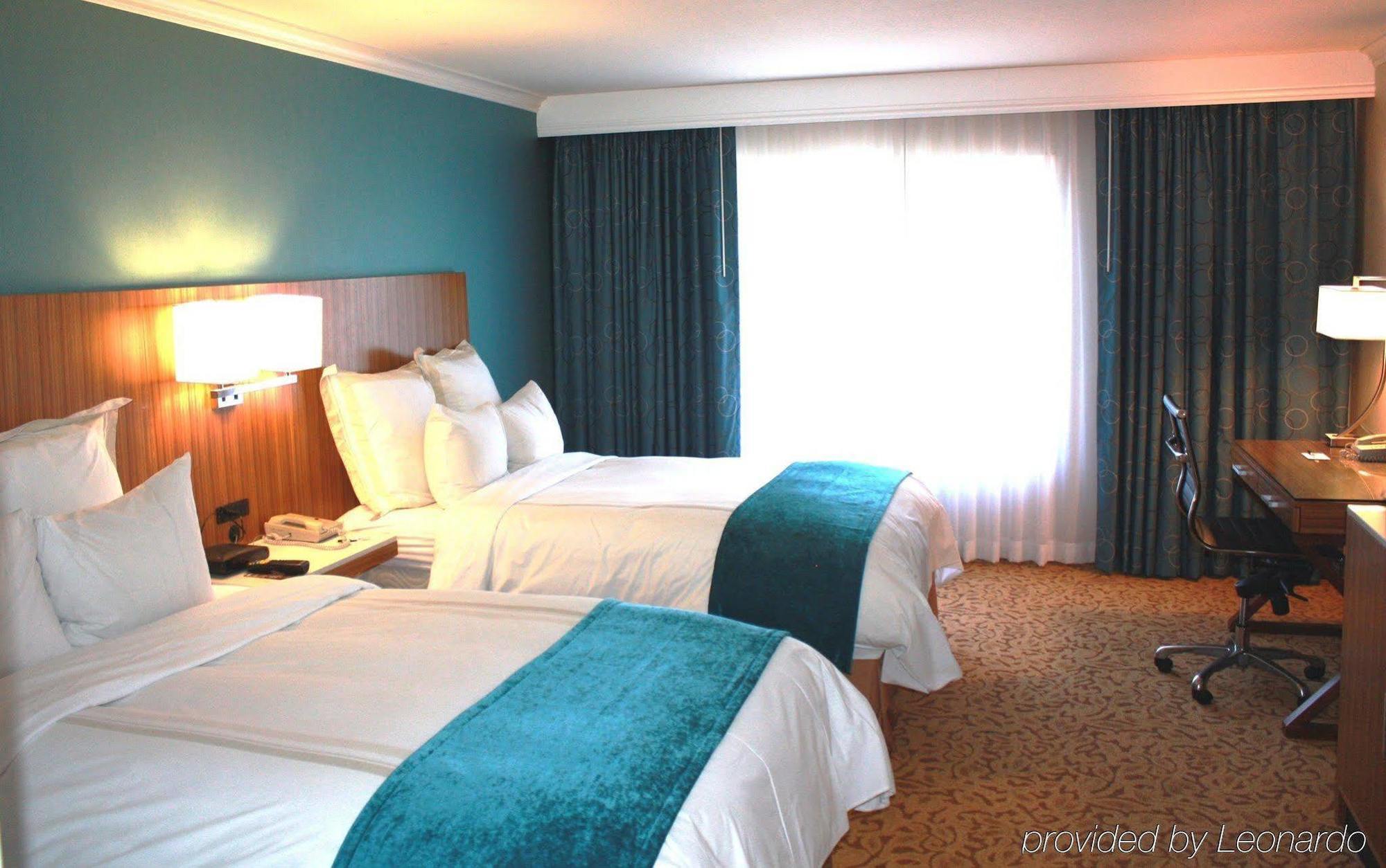 Delta Hotels By Marriott Ontario Airport Bagian luar foto
