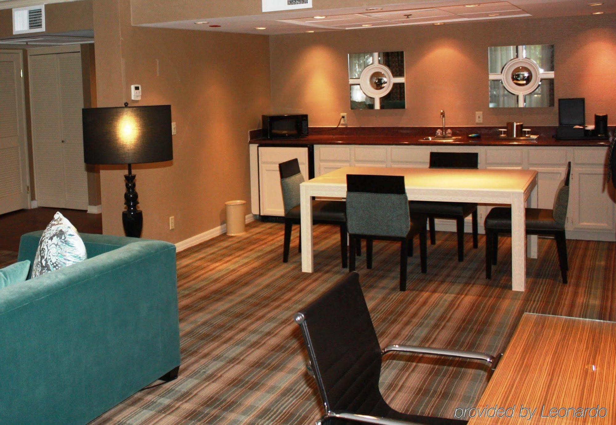 Delta Hotels By Marriott Ontario Airport Bagian luar foto